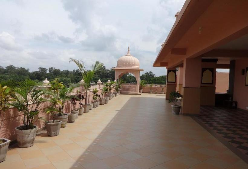 Курорт The Royal Retreat