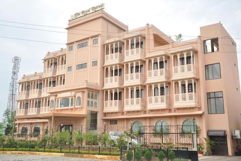 Курорт The Royal Retreat