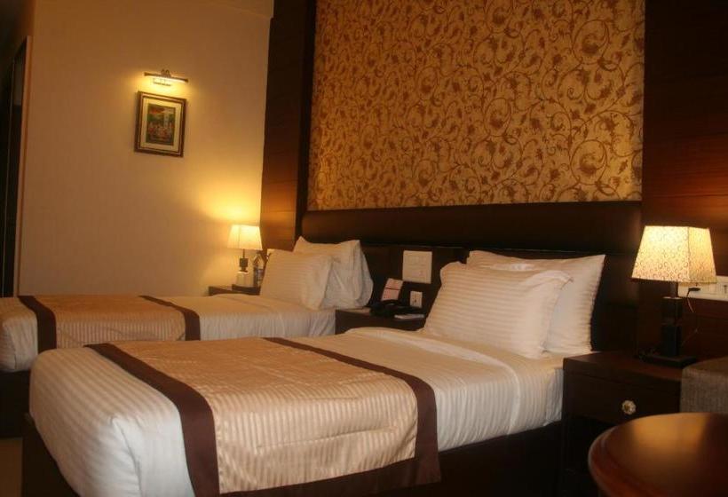 Курорт The Royal Retreat