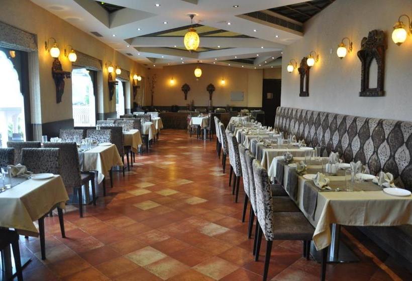 Курорт The Royal Retreat