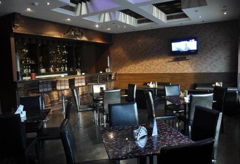 Курорт The Royal Retreat