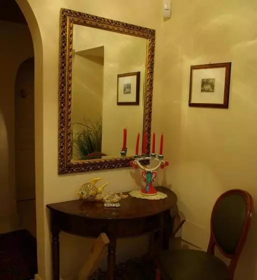 تختخواب و صبحانه Aci E Galatea