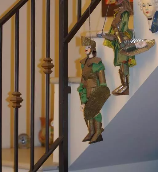 تختخواب و صبحانه Aci E Galatea