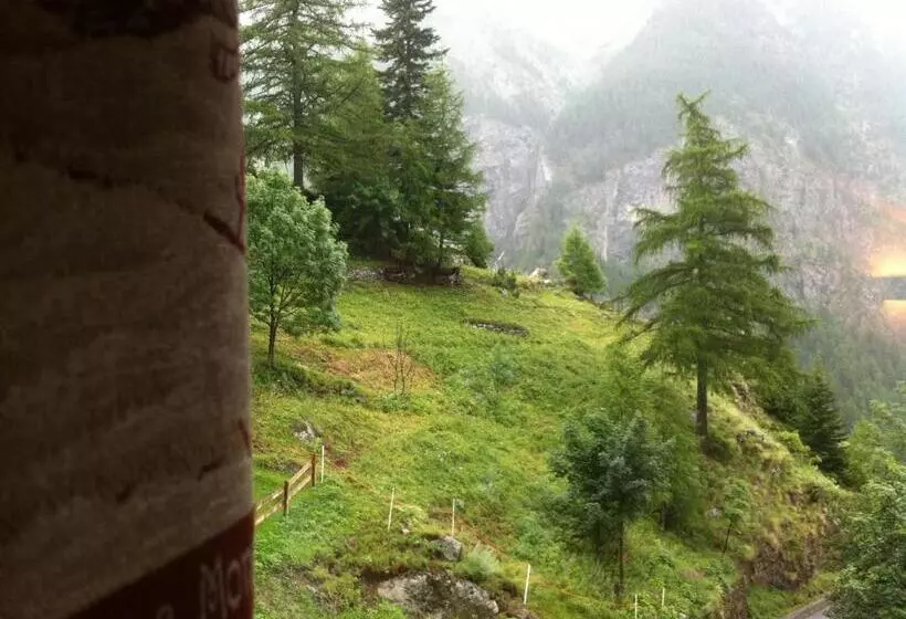 Aamiaismajoitus (B&B) Alpe Rebelle