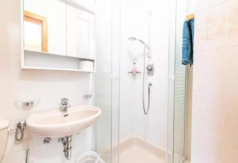 ベッドアンドブレックファースト Garni Glurnserhof