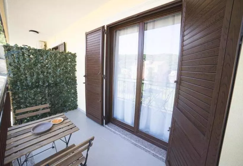 تختخواب و صبحانه Sikania Casa Diamond