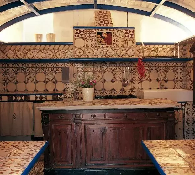 Aamiaismajoitus (B&B) Villa Laetitia