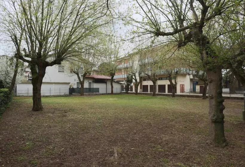 Hotelli Caribia Pinarella