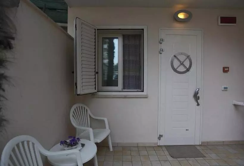 Hotelli Caribia Pinarella