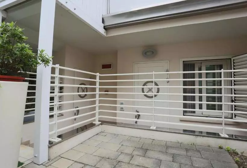 Hotelli Caribia Pinarella