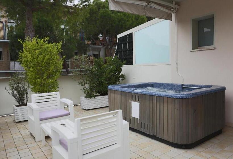 Hotel Caribia Pinarella