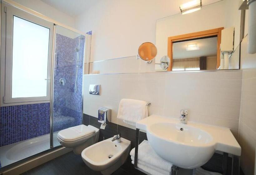 Hotel Caribia Pinarella