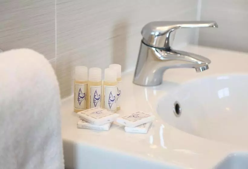 Hotelli Caribia Pinarella