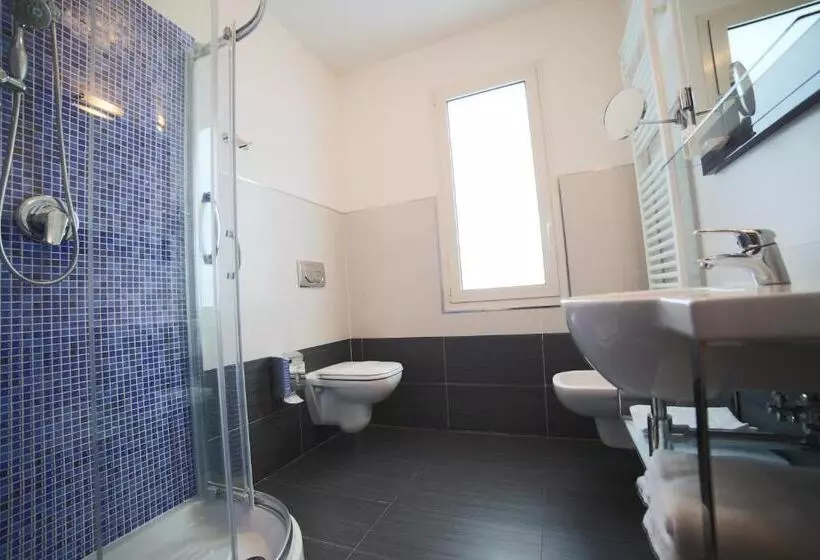 Hotelli Caribia Pinarella