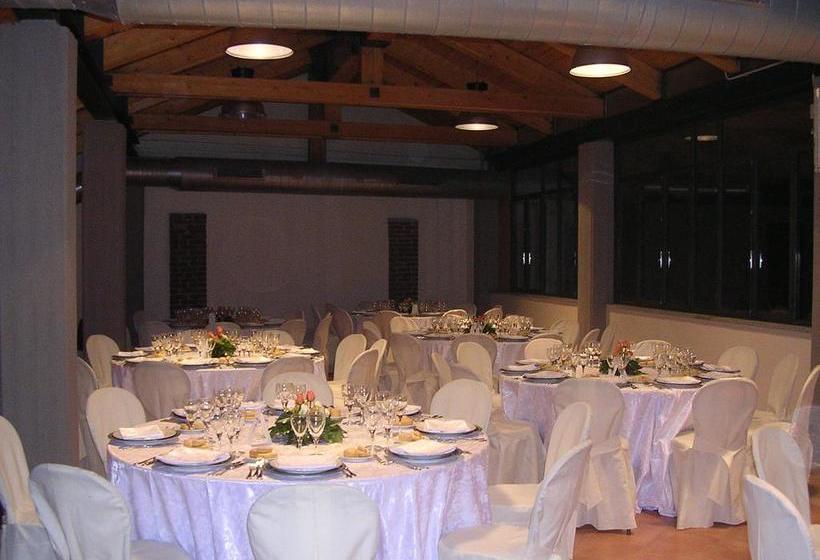 فندق Cascina Govean