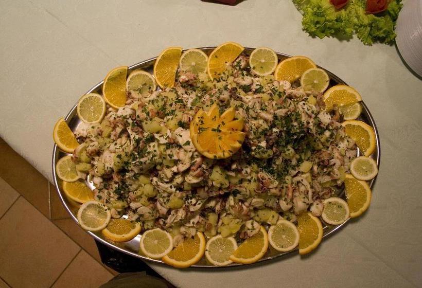 فندق Cascina Govean