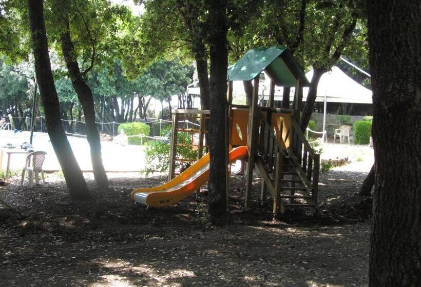 בית מלון כפרי Illicini