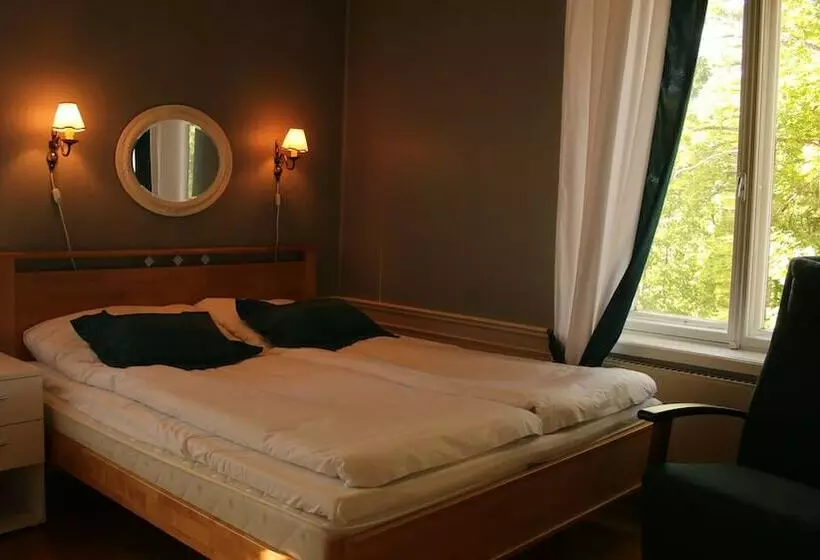 Kartanohotelli Karhulan Hovi