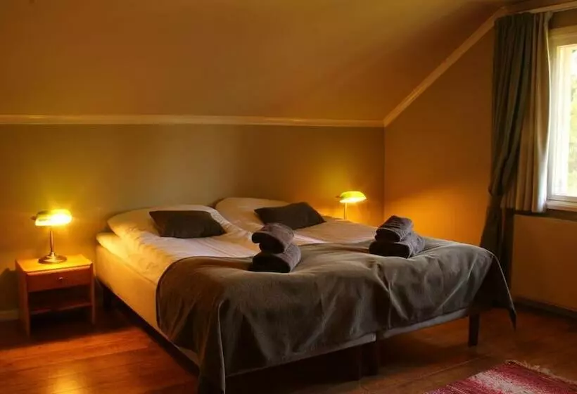 Kartanohotelli Karhulan Hovi