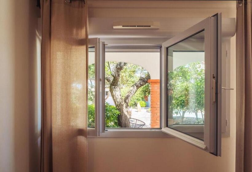 בית מלון כפרי Le Lido