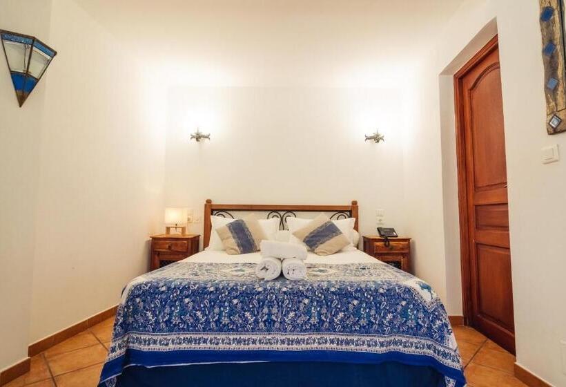 בית מלון כפרי Le Lido