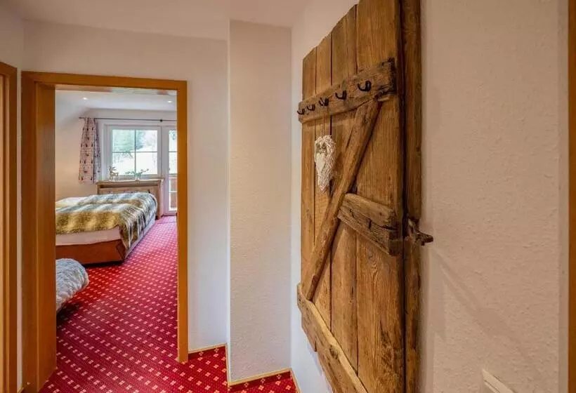 ホテル & Restaurant Grüner Baum   Die Grüne Oase Am Feldberg