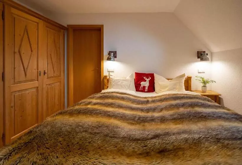 ホテル & Restaurant Grüner Baum   Die Grüne Oase Am Feldberg