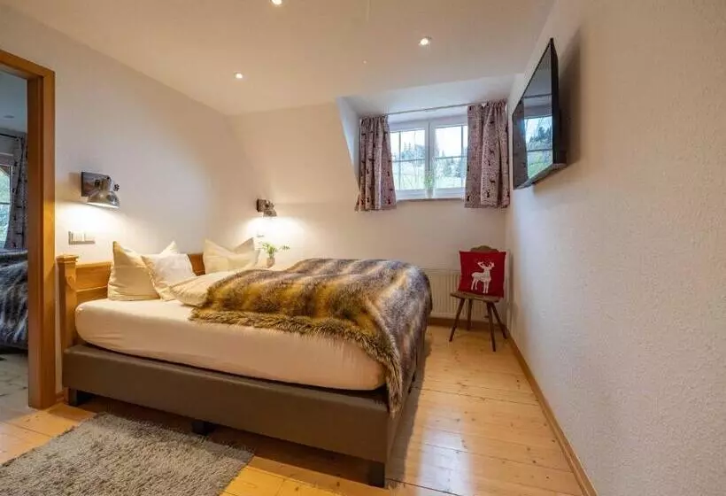 ホテル & Restaurant Grüner Baum   Die Grüne Oase Am Feldberg