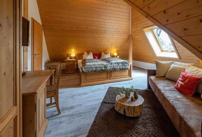 ホテル & Restaurant Grüner Baum   Die Grüne Oase Am Feldberg