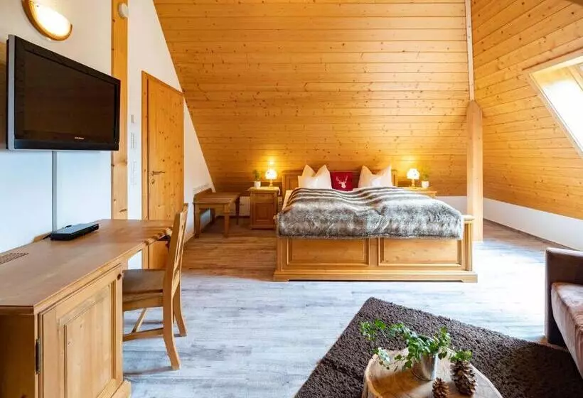 ホテル & Restaurant Grüner Baum   Die Grüne Oase Am Feldberg