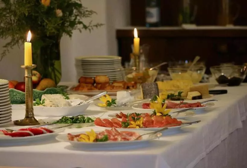 Hotelli Schloss Englar