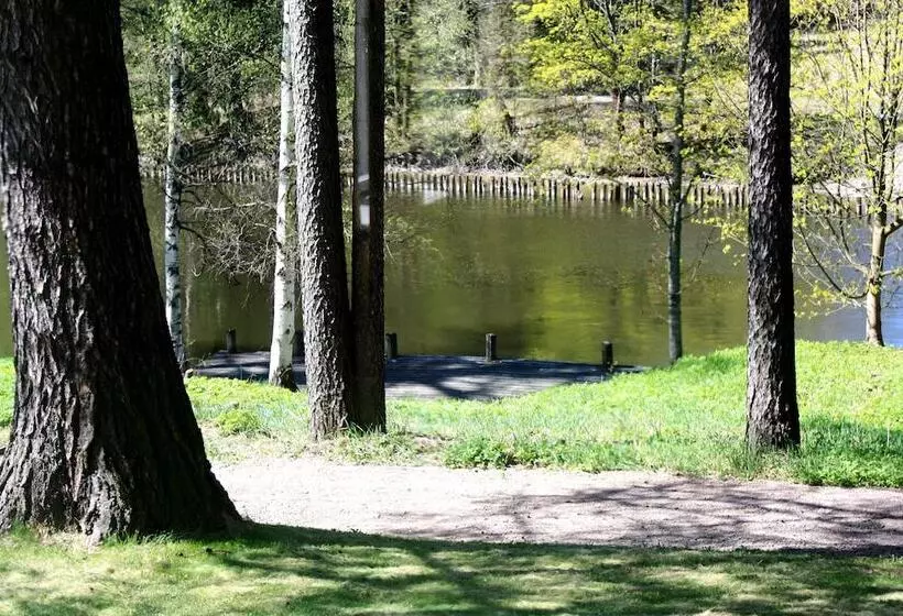 Kartanohotelli Karhulan Hovi