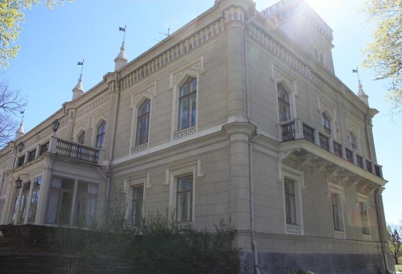 Kartanohotelli Karhulan Hovi