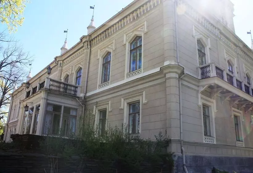 Kartanohotelli Karhulan Hovi