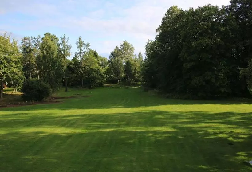 Kartanohotelli Karhulan Hovi