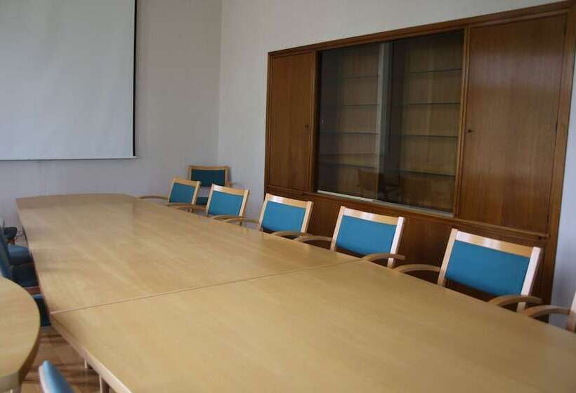 Kartanohotelli Karhulan Hovi