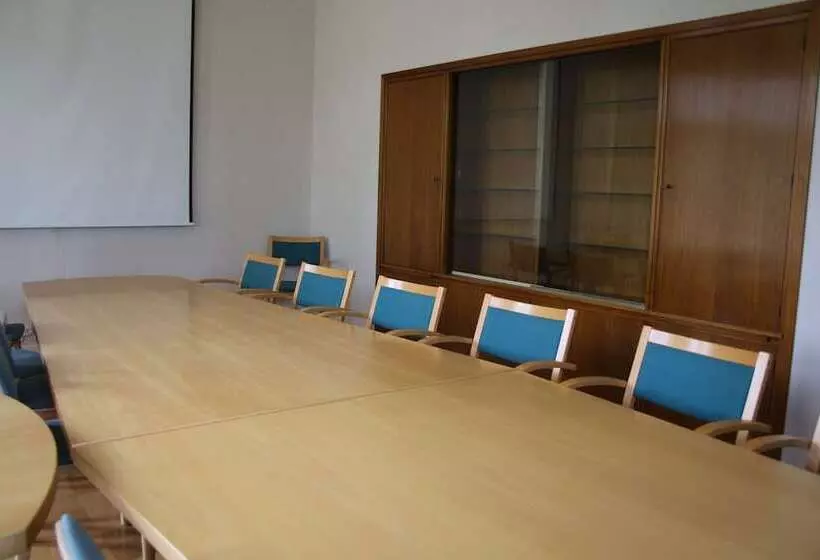 Kartanohotelli Karhulan Hovi