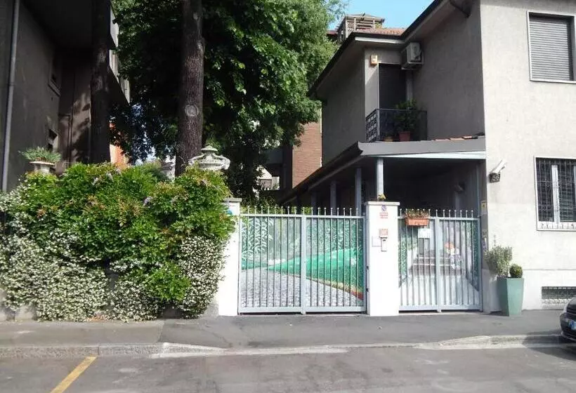تختخواب و صبحانه Forte House