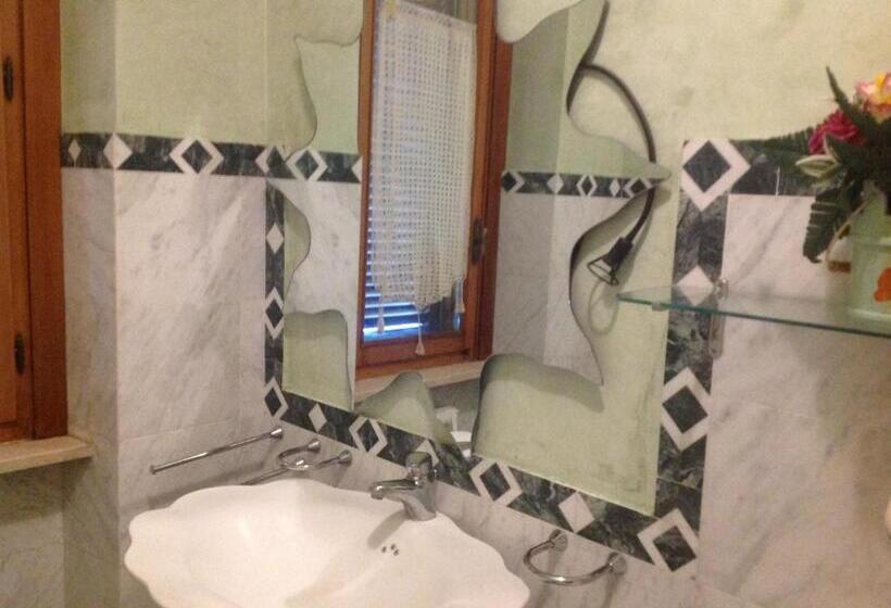 住宿加早餐  La Vecchia Quercia