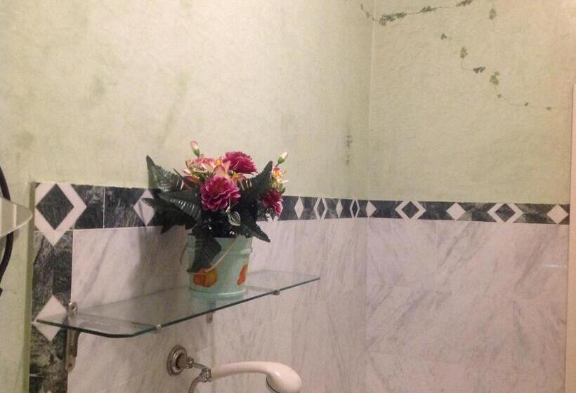 住宿加早餐  La Vecchia Quercia