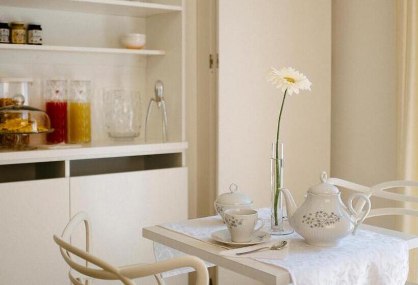 تختخواب و صبحانه Maison Fleurie