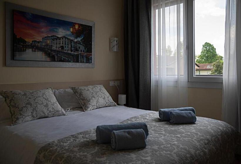 تختخواب و صبحانه Treviso Rooms