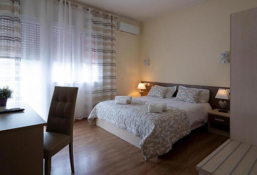 تختخواب و صبحانه Treviso Rooms