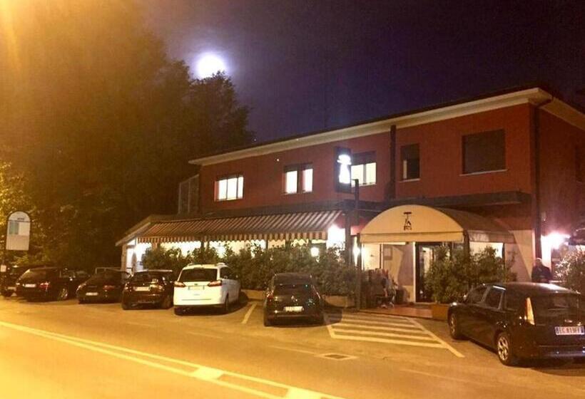 تختخواب و صبحانه Treviso Rooms