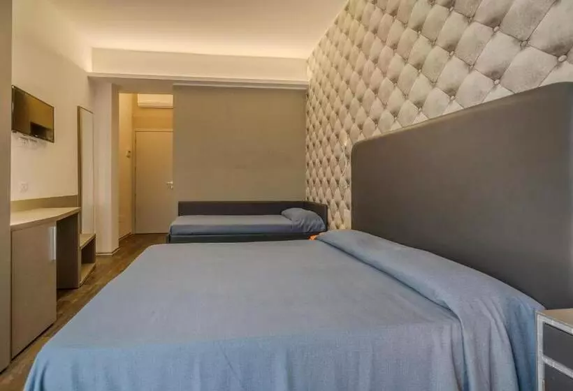 Hotel 2000