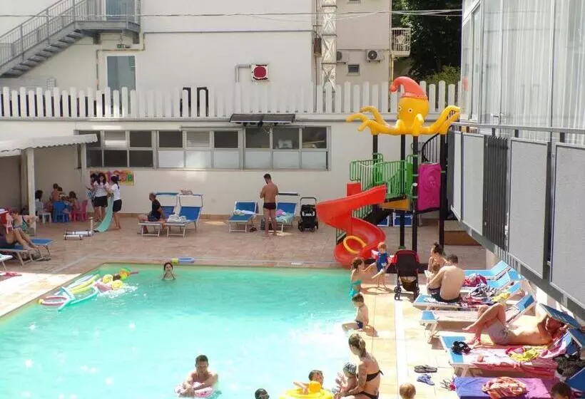 Hotel 2000