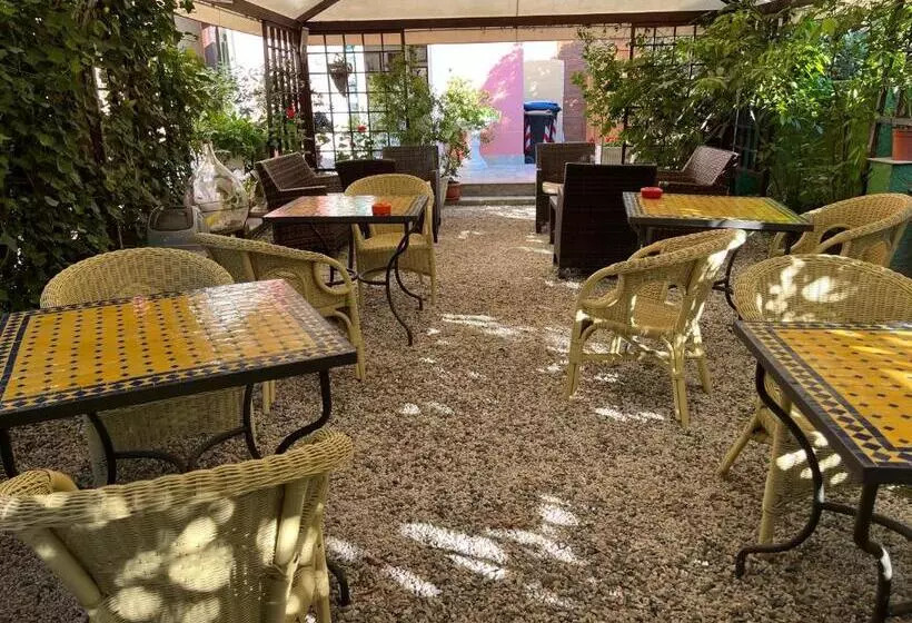 ホテル Ellymar