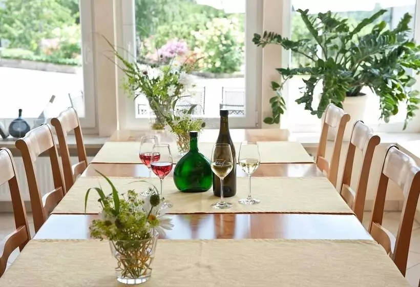ホテル Felshof   Weingut & Gästehaus
