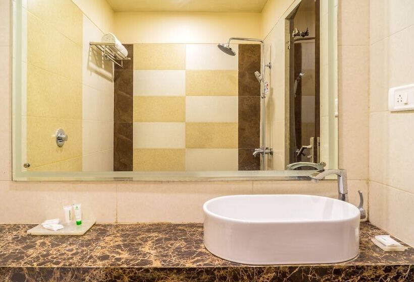 Отель Treebo Residency