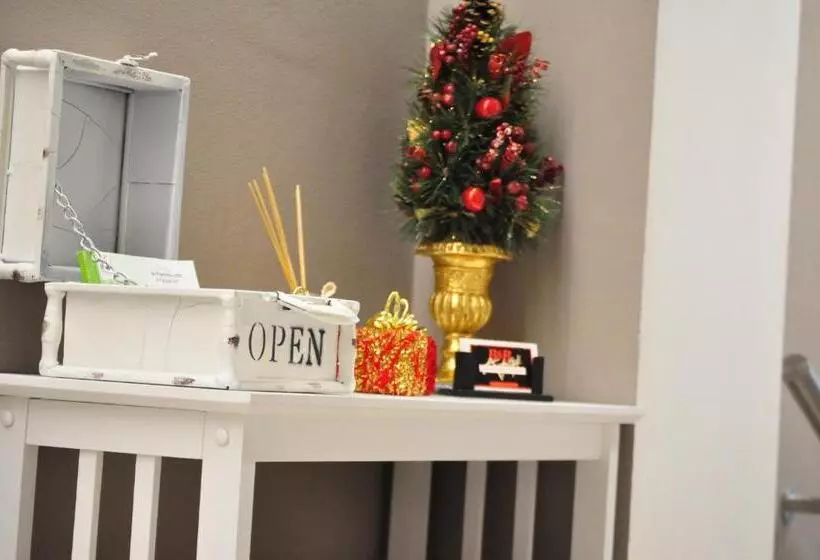 تختخواب و صبحانه Artisti Rooms